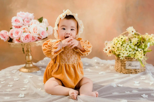 赤壁宝宝睡觉爱笑